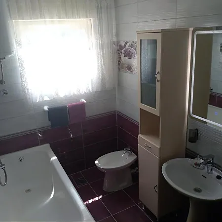 New And Completely Renovated Apartment Vinisce