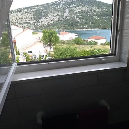 Apartment New And Completely Renovated *