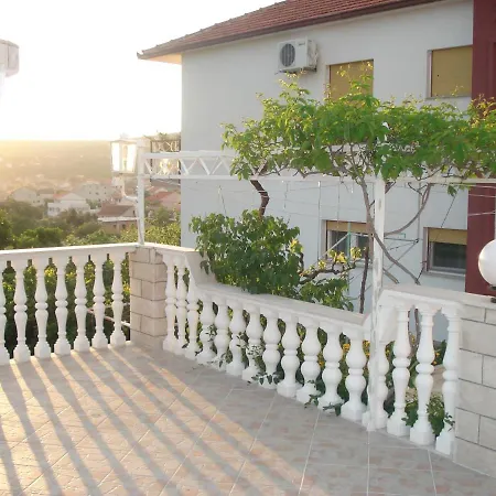 New And Completely Renovated 5-1 شقة