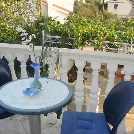 New And Completely Renovated 5-1 * Vinišće